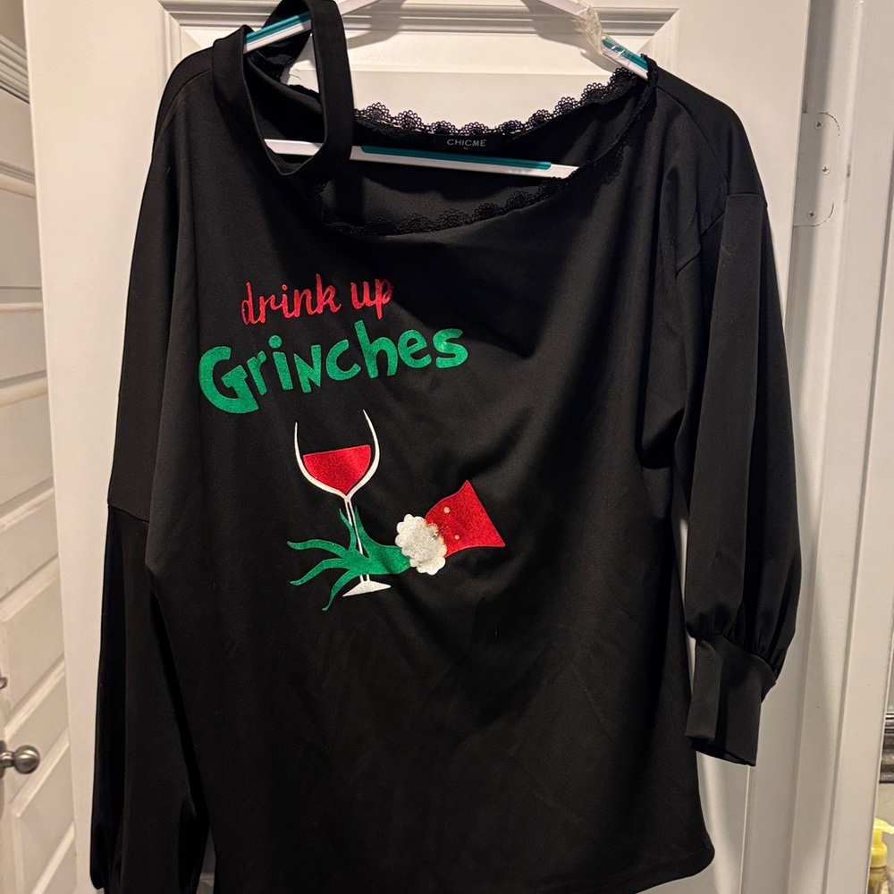 Festive Black 'Drink Up Grinches' Women's Sweatshirt